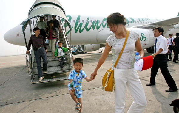 Foreign pilots reach for the sky in China