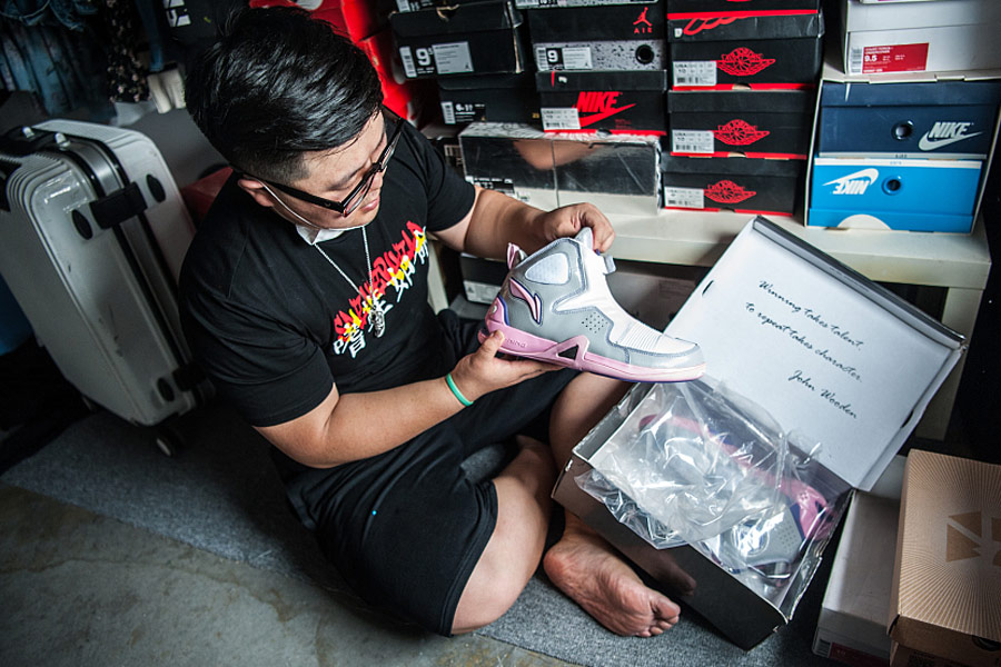 Renowned sneaker designer has 'million-yuan' hands