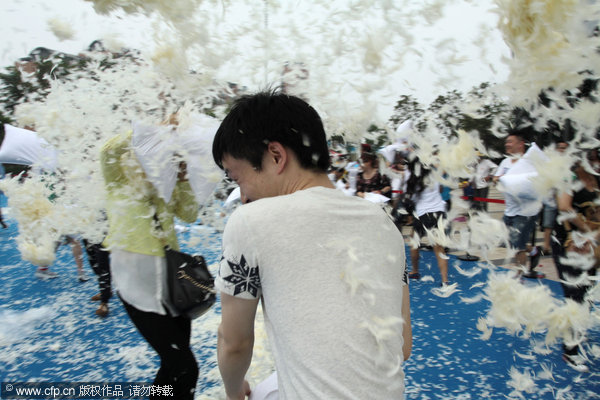 Pillow fight to relieve the stress of mortgage