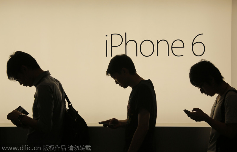 Apple fans line up around the world for iPhone 6