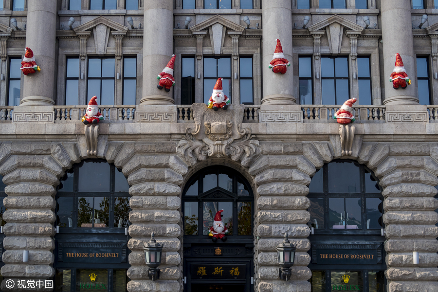 Christmas atmosphere heats up in China