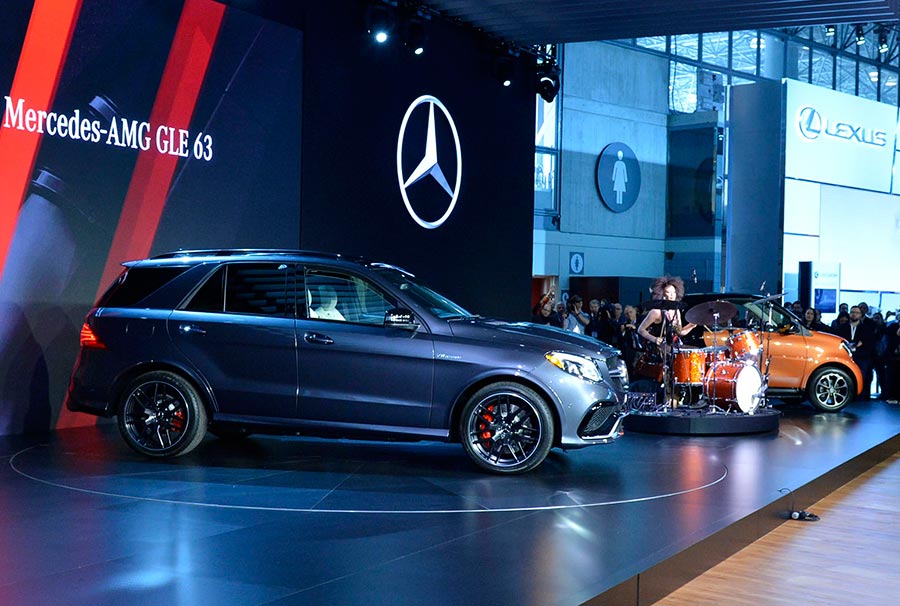 New cars dazzles 2015 New York auto show