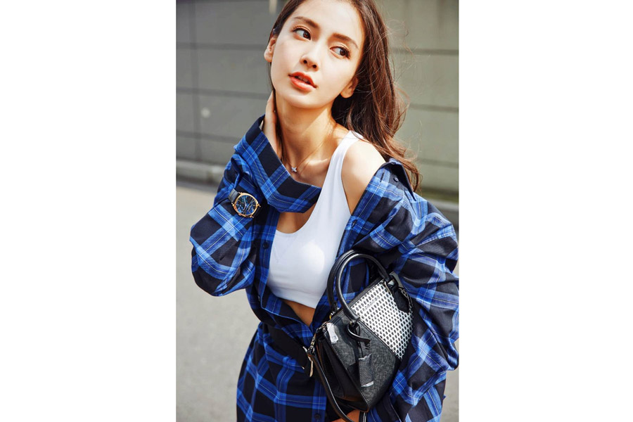 Angelababy releases fashion photos