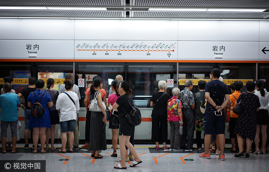 Sea-view subway complets test operation in Xiamen