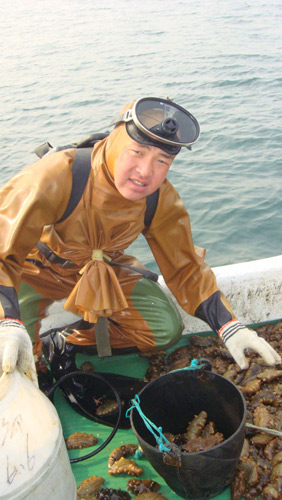 Diver farms underwater garden