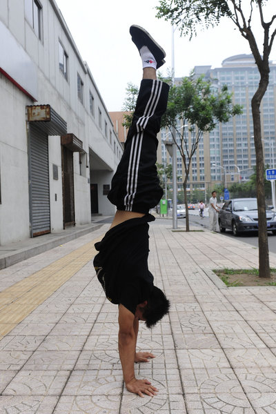 Gymnast down on his luck ends up on the street