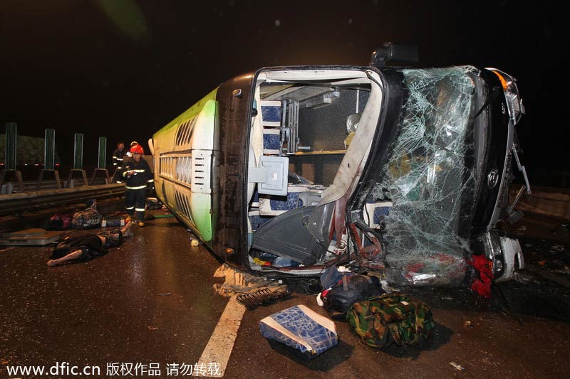 15 dead in pileups in southwest China's Chongqing