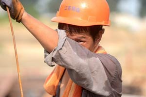 Summer heat hits Beijing