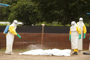 Chinese Ebola doctors leave for Africa