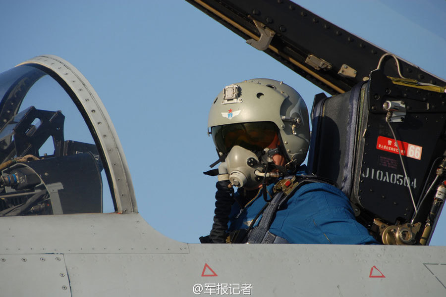 PLA's 'Gold Helmet' air battle contest takes off