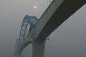 Beijingers see blue sky again after smoggy days