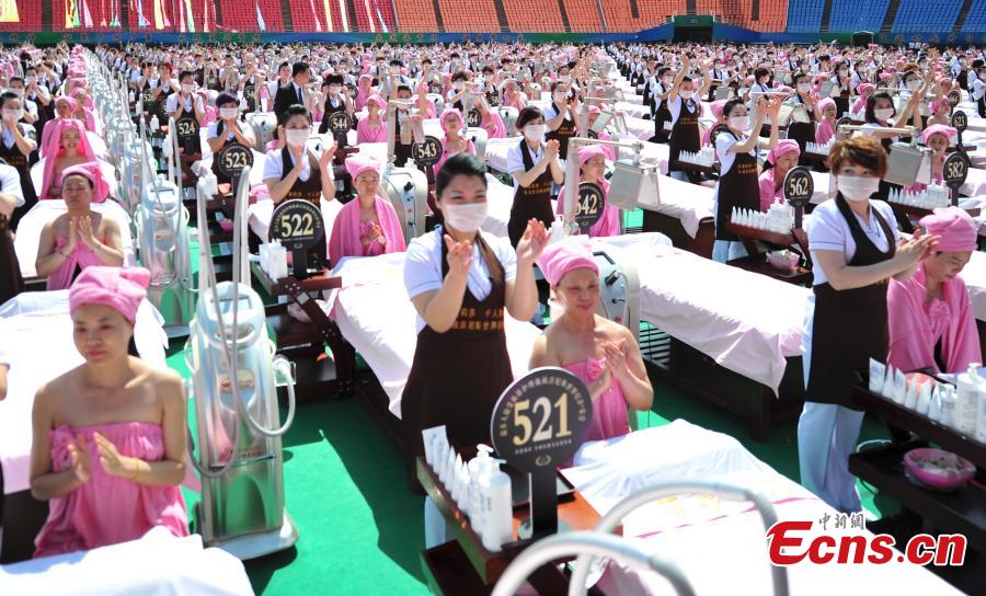 1,000 beauty therapists attempt new world record