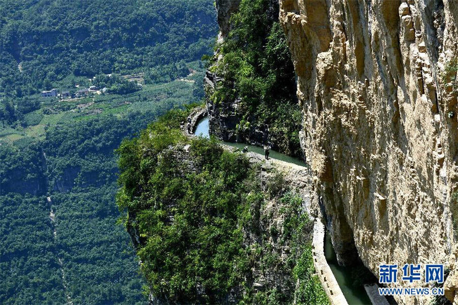 Canal circles cliffs high in the sky