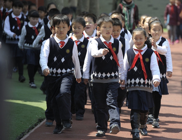 Social media buzz over the ugliness of Chinese school uniforms