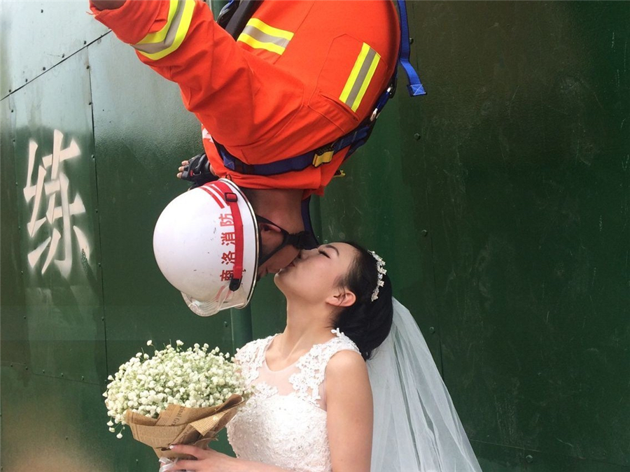 Unforgettable wedding photos at fire station