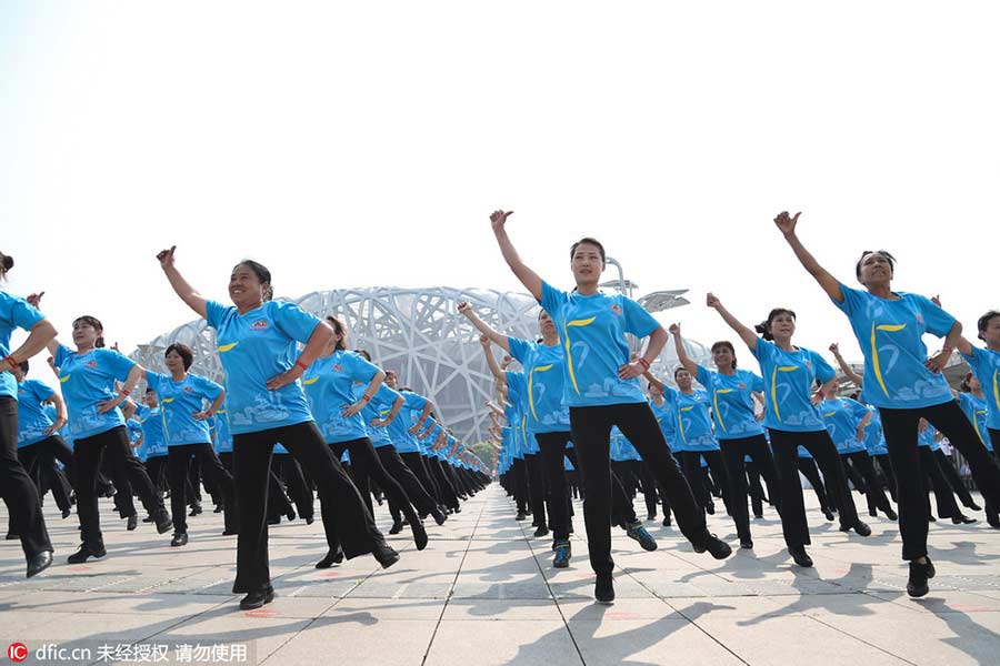 30,000 people set new Guinness square dance record