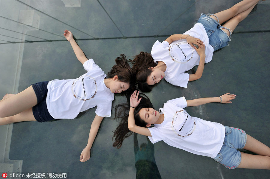 Models grace world's longest glass bridge