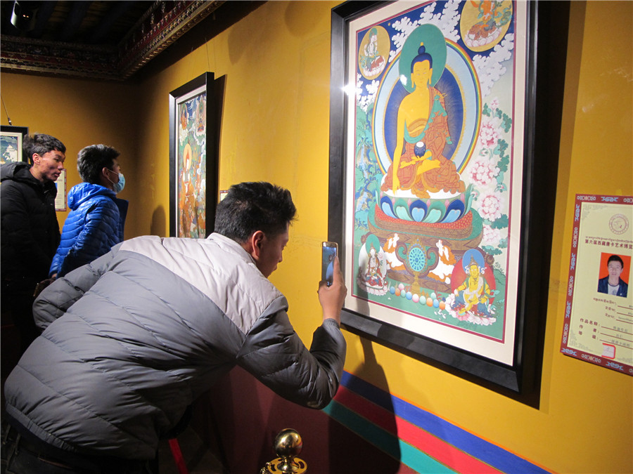 Exhibition in Lhasa shows thangka art