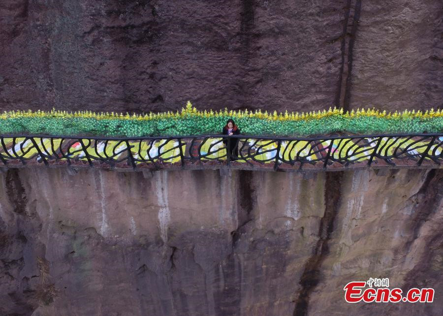 Cliff walkway decorated with 3D images