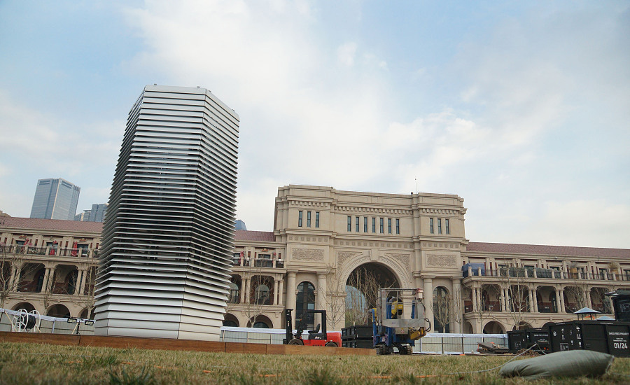 'Smog Free Tower' being installed in Tianjin