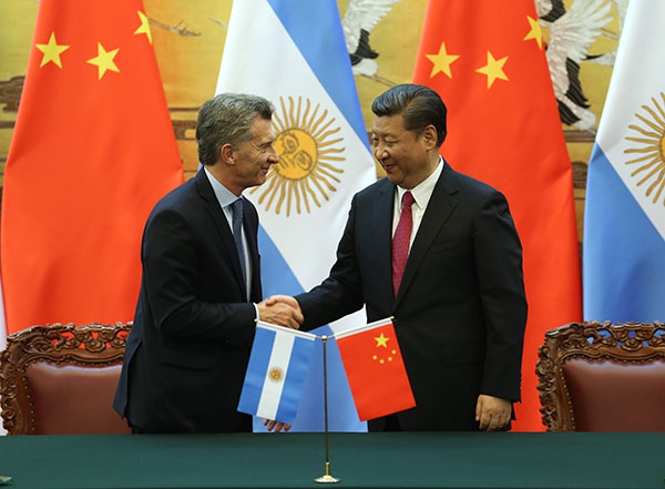 Xi meets with leaders of Argentina and Cambodia