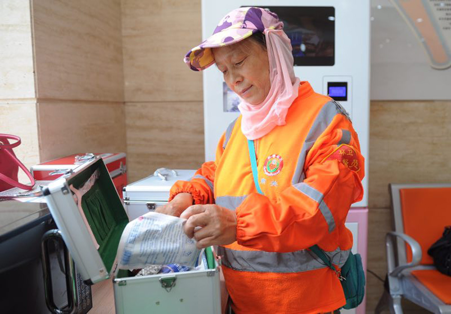 Service stations give cleaners a break in Changchun