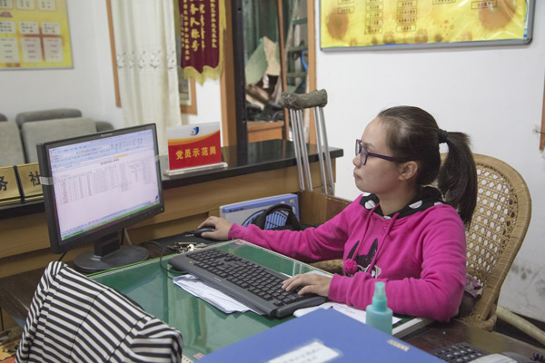 Wuhan amputee brings movies to life for the visually impaired