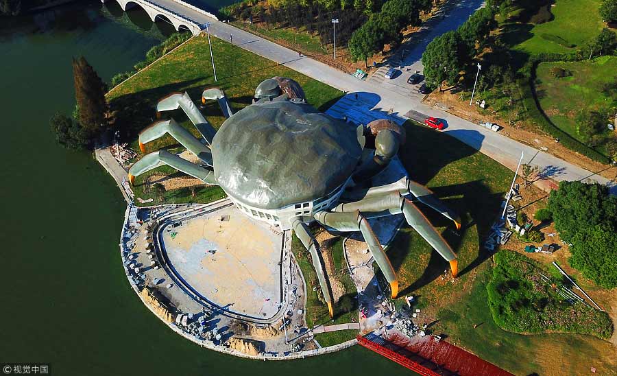 'Giant hairy crab' built in East China