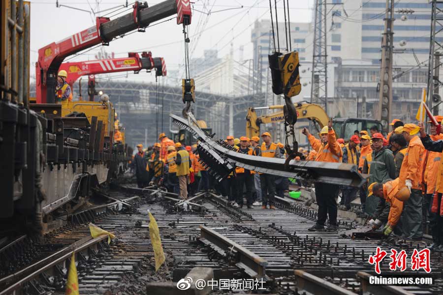 Farewell, wooden railway ties in Zhengzhou Railway Station