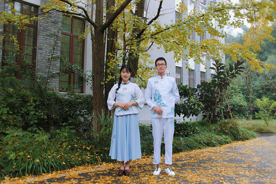 Unique class uniforms designed by Chongqing students