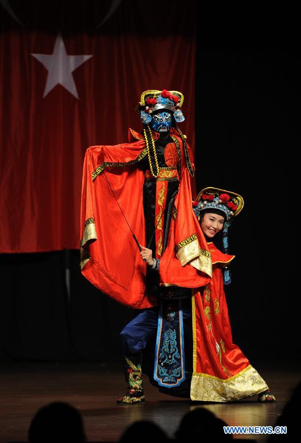 Chinese opera visits Istanbul