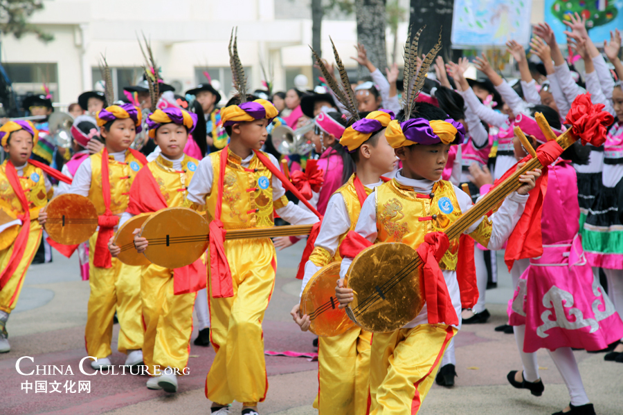 Flag of Peace painting exhibition held in Beijing