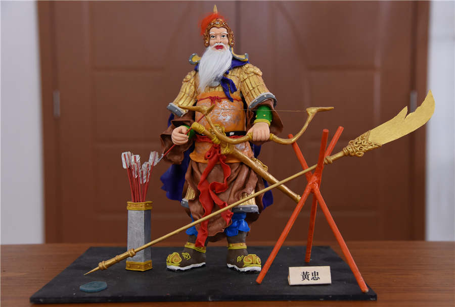 Craftsman creates vivid clay sculptures