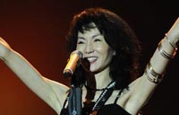 Maggie Cheung flops at music fests