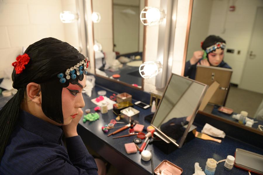 Man playing female role in Peking Opera