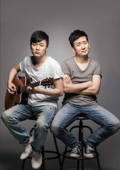 Chopsticks Brothers to perform <EM>Little Apple</EM> at American Music Awards