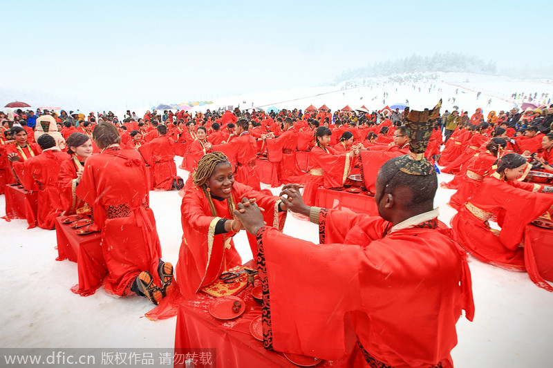 Chongqing collective wedding applies for Guinness records