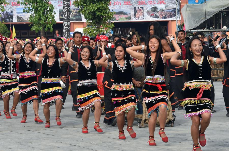 Cultural carnival parade held in China's Yunnan