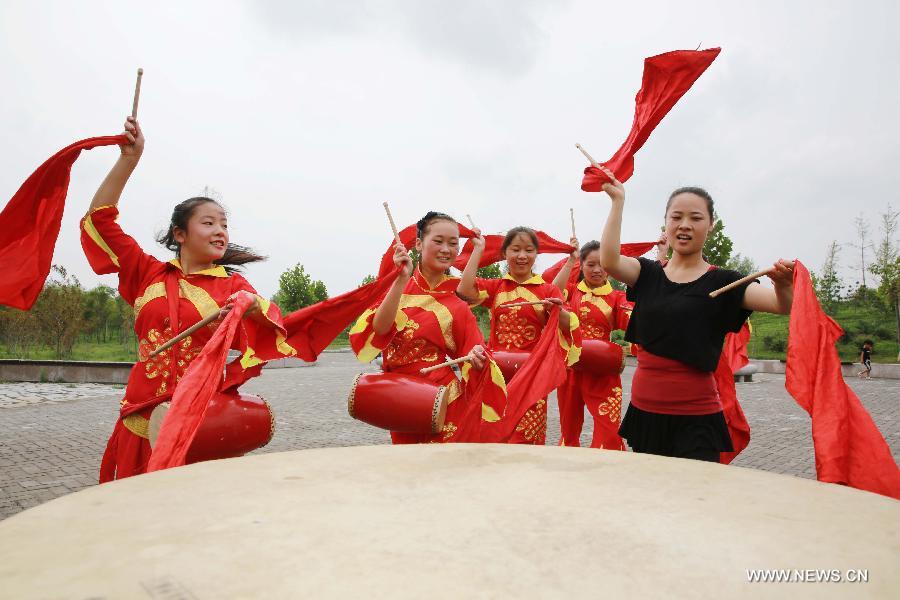 Villagers practice drum dance in China's Henan