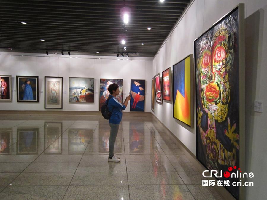 Silk Road art exhibition starts world tour