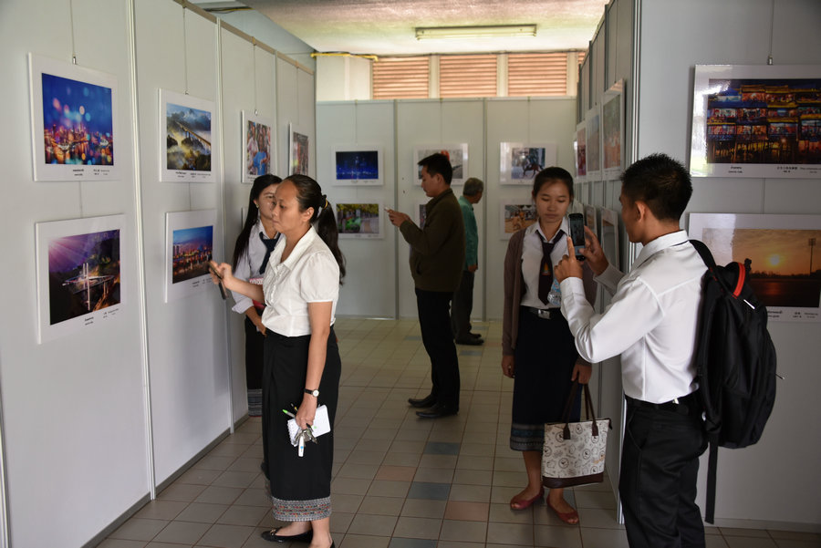 'Fashion China' photography exhibition lightens Laos