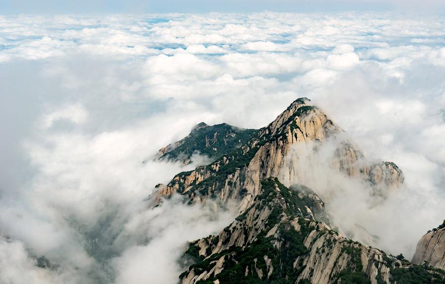 Mount Huashan in beautiful winter fog