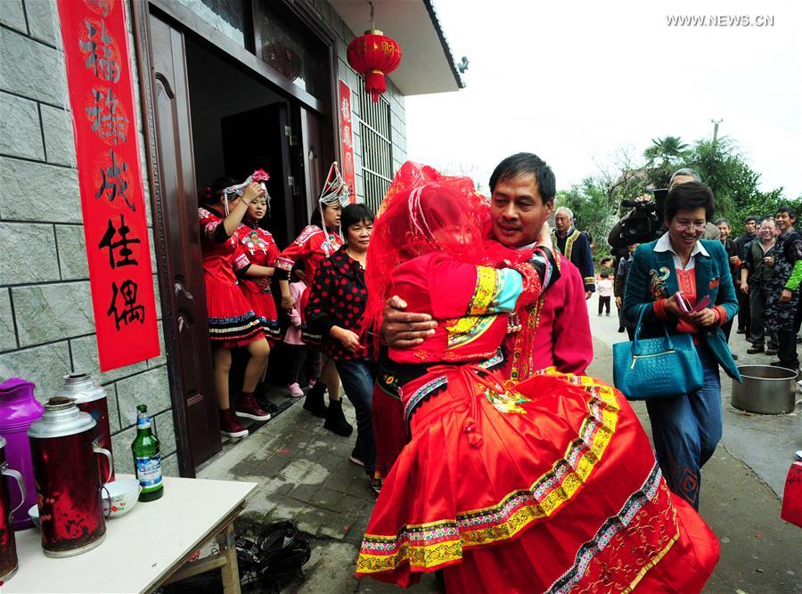 She ethnic people hold wedding ceremony in E China