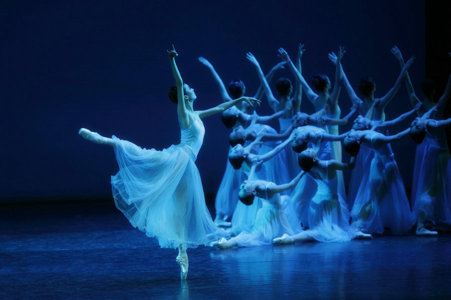 Guangzhou Ballet takes center stage in Beijing