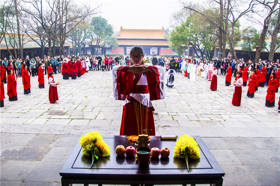 Spring ceremony held to worship Confucius in E China