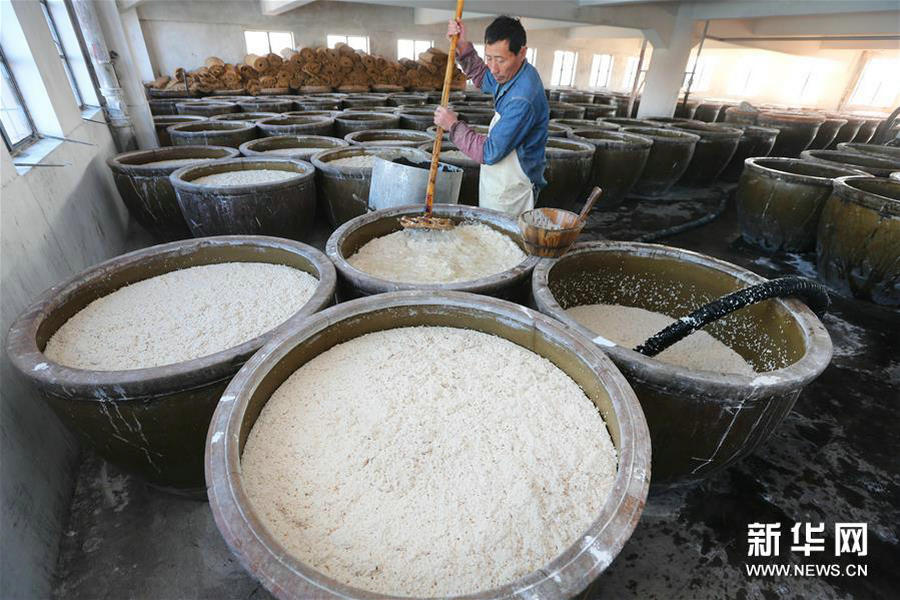 Baipu yellow rice wine flows in Nantong