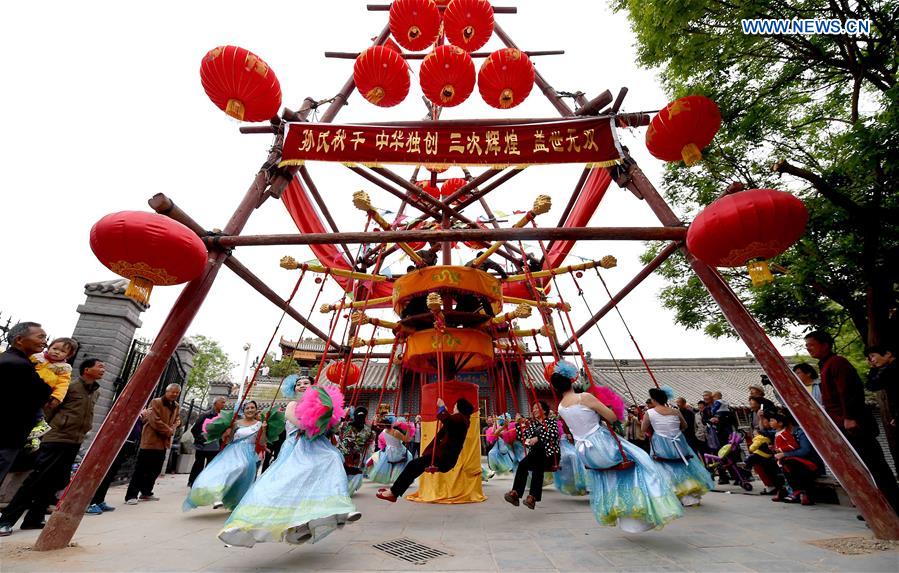 Folk custom temple fair kicks off in C China