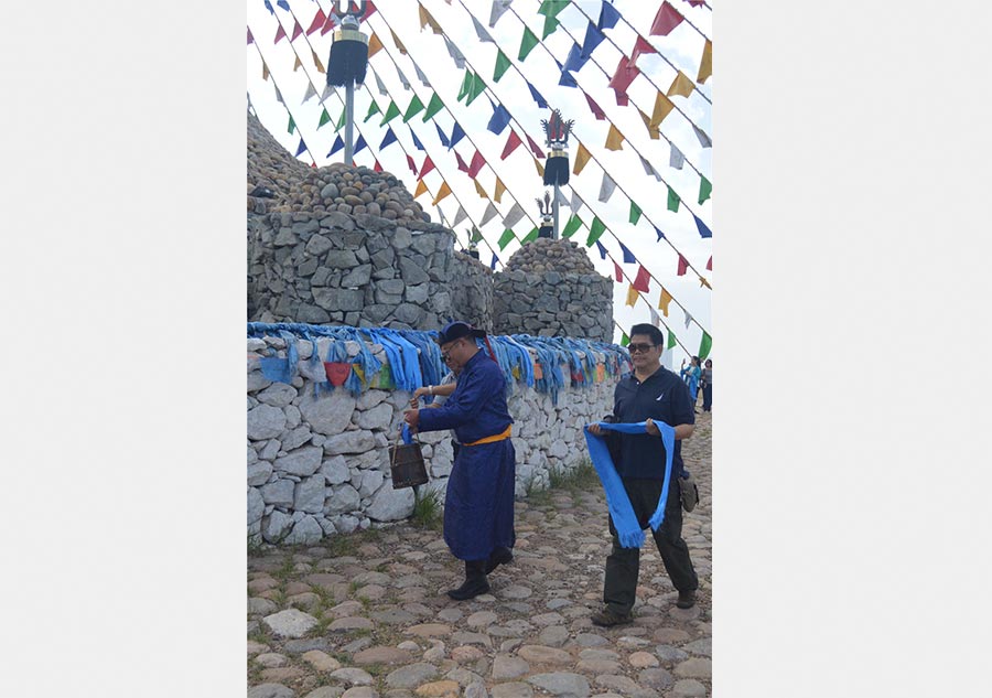 Aobao worship ceremony held in Ordos, Inner Mongolia