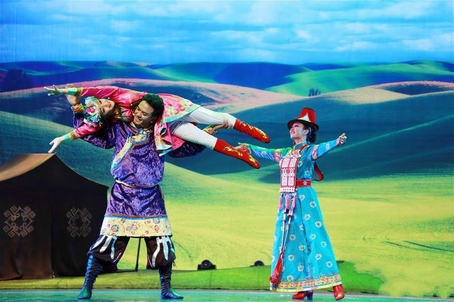 Dance drama features Yugur people in Beijing