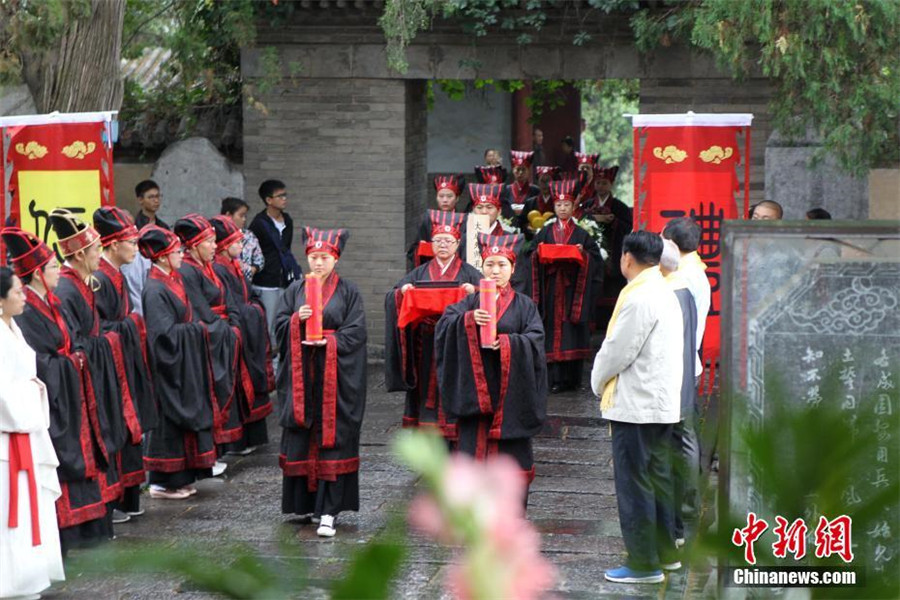 Ceremony marks birth anniversary of Confucius in Henan